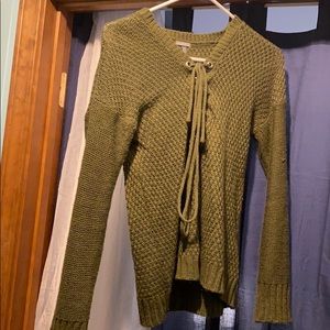 army green thin long sleeve sweater